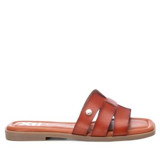 Xti Womens Flat Sandals In Camel