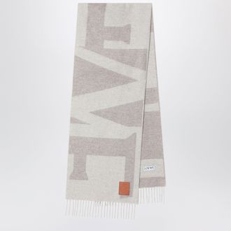 Loewe Sciarpa grigia chiara in cashmere con patch Anagram