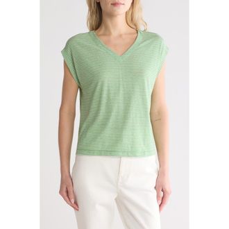 Madewell Relaxed V-Neck T-Shirt in Garnish at Nordstrom Rack, Size Small