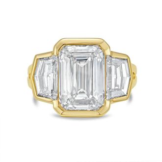 Diana M. Jewels 18kt Yellow Gold Lab Grown 5.00 ct Emerald Diamond 3-Stone Bezel Ring