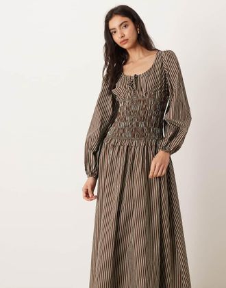 Glamorous Vestito lungo marrone e blu a righe con vita scesa e corpino arricciato-Multicolore