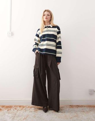 Lioness Top stile rugby oversize a maniche lunghe blu navy e bianco a righe con colletto stile preppy-Nero