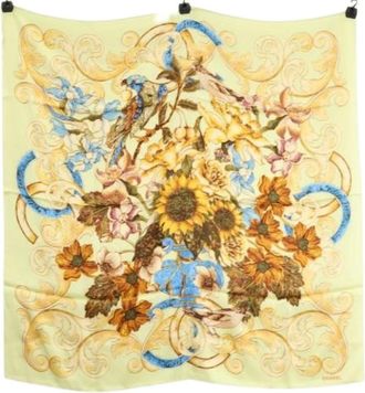 Chanel Pre-owned Scarves, female, Green, Size: ONE SIZE Pre-owned Silk Scarf