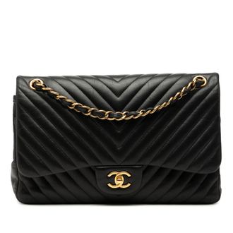 Chanel Tweedehands Jumbo Classic Chevron Lamsleer Dubbele Klep