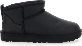 UGG Classic Ultra Mini Enkellaarsjes - Dames - Winterlaarzen - Zwart - 37 EU - Leer - Schoenen