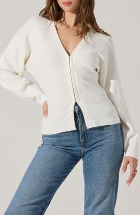 ASTR the Label Hook Closure Cardigan in White at Nordstrom Rack, Size X-Large