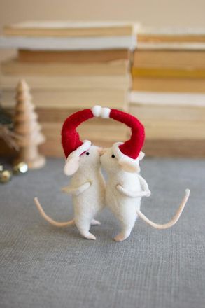 Kalalou Kissing Felt Christmas Mice