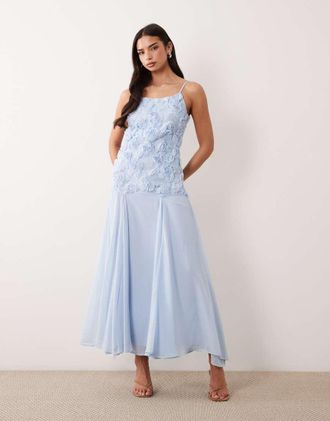 Vero Moda Vestito lungo blu pallido con spalline sottili e vita scesa con applicazioni floreali