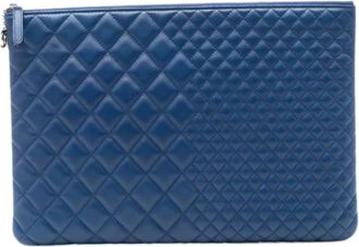 Chanel Pre-owned Clutches, female, Blue, Size: ONE SIZE Pre-owned Quilted Lambskin Clutch