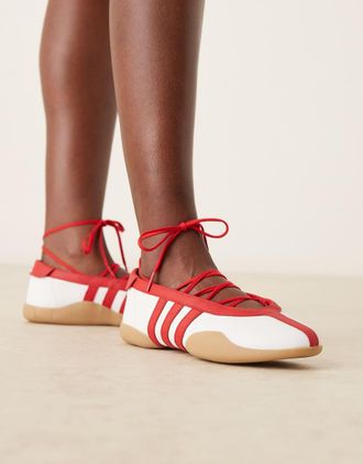 adidas Originals Taekwondo Mei Ballet - Sneakers stile ballerine bianche e rosse con suola in gomma-Bianco