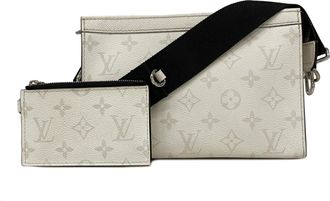 Louis Vuitton White Shoulder Bag (Pre-Owned)