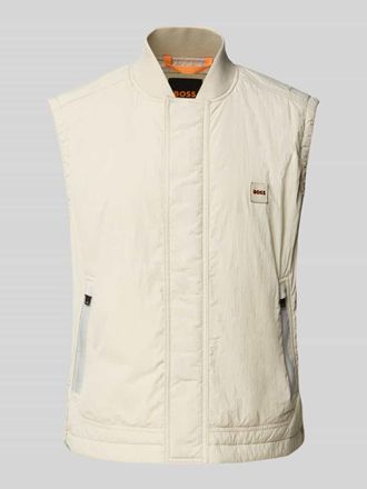 Boss Orange by Hugo Boss BOSS Orange Relaxed Fit Outdoor-Weste mit verdecktem Rei&szlig;verschluss in Sand, Gr&ouml;&szlig;e 46