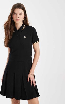 Fred Perry Vestito midi stile tennis a pieghe nero con bordi a contrasto e logo