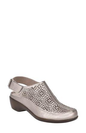Easy Spirit Dawn Slingback Clog in Latte Leather at Nordstrom, Size 10.5