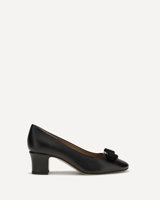 Ferragamo D&eacute;collet&eacute; Vera con fiocco Woman 6.5