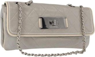Chanel Pre-owned Shoulder Bags, female, Gray, Size: ONE SIZE Pre-owned Vintage Leather Shoulder Bag