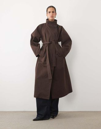 Vila trench con collo alto e allacciato in vita color marrone cioccolato