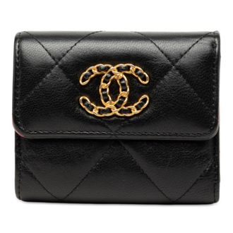 Chanel Black Red Color Leather Wallet (Tri-Fold) (Pre-Owned)