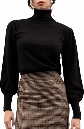 Blu Pepper Solid High Turtle Neck Long Sleeve Knit Top In Black