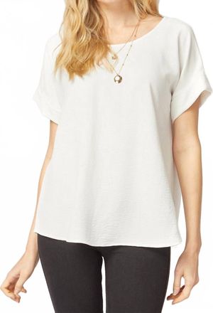 Entro Short Sleeve Scoop Neck Top In Off White