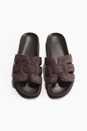 H&M Sandalen aus geflochtenem Stroh - Dunkelbraun
