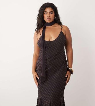 Asos Curve ASOS DESIGN Curve - Vestito lungo con spalline sottili con scollo profondo asimmetrico con godet ampi e dettaglio foulard color cioccolato-Marrone