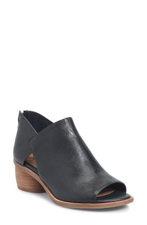 Söfft Carleigh Peep Toe Bootie in Black at Nordstrom, Size 6