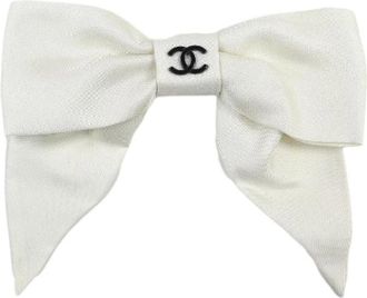 Chanel Pre-owned Coco Mark Lint Barrette Zijden Haaraccessoire - Dames - Vintage Accessoires - Wit - ONE Size - Vintage