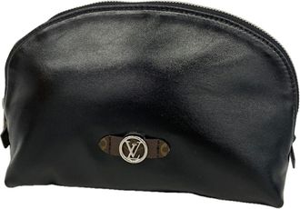 Louis Vuitton Black Pouch (Pre-Owned)