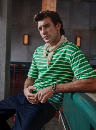 Le 31 Mens Crocheted triangle scarf