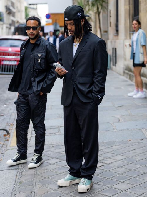 Street Style Look von der Paris Fashion Week.