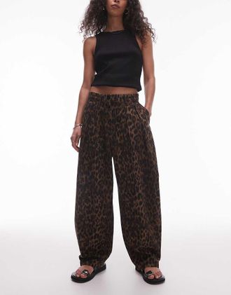 AllSaints Becca - Pantaloni in denim marrone leopardato