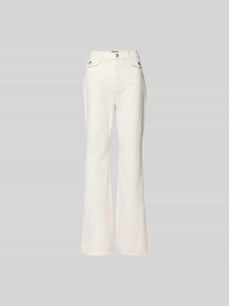 Rotate Flared Fit Jeans mit Pattentaschen in Weiss, Gr&ouml;&szlig;e 25