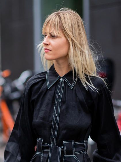 Schöner Übergang: So lässt du deine Stirnfransen stilsicher herauswachsen