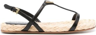 Prada ge&euml;mailleerde platte sandalen met driehoekig logo