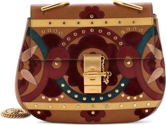 Chlo&eacute; Drew leren crossbodytas met patchwork en studs - Bruin
