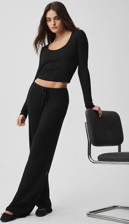 Alo | Sweater Knit Mid-Rise Unwind Wide Leg Pants Top in Black, Size: Medium