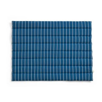 HAY Outdoor Market Sofasitzkissen, blau mit beigen Streifen