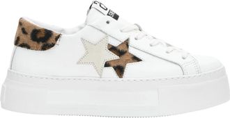 2Star 2Star, Schoenen, Dames, Wit, 39 EU, Leer, Witte Leren Ster Sneaker met Bruine Ecofur Details