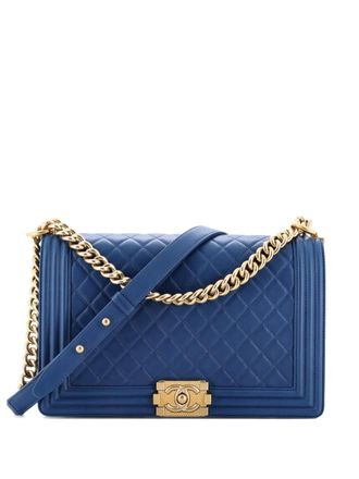Chanel Boy Flap Bag Quilted Lambskin New Medium shoulder bag - Blu