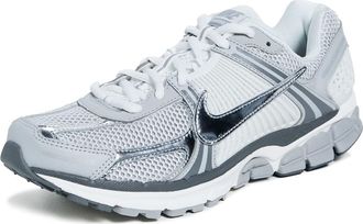 Nike Nike Mens Zoom Vomero 5 Shoes, Summit White/Light Smoke Grey/Smoke Grey/Metallic Silver, 7.5 UK
