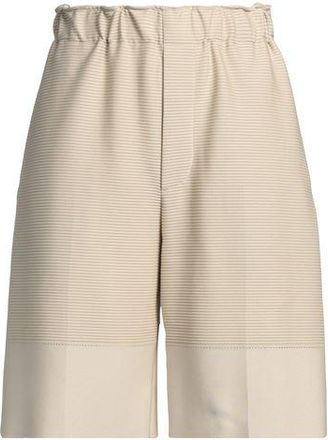 Issey Miyake PARTES DE ABAJO - Pantalones cortos y bermudas en YOOX.COM