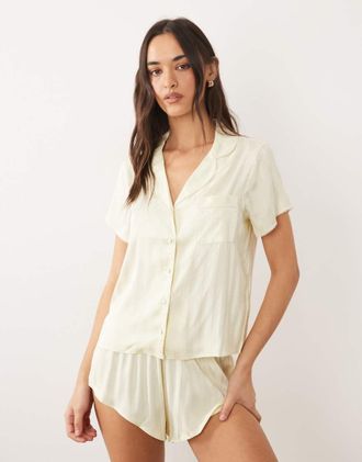 Boux Avenue Pigiama corto in raso jacquard giallo