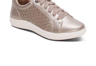 Aetrex Womens Courtney Cutout Sneaker In Gold