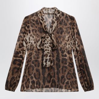 Dolce & Gabbana Camicia in chiffon di seta leopardata con sciarpina