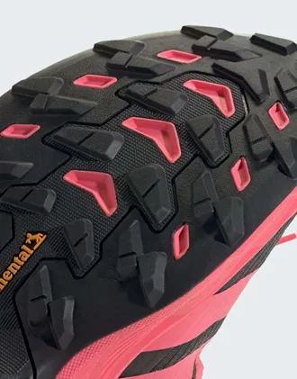 adidas adidas Performance Terrex Freehiker SL Gore-Tex scarpe da trekking in rosa e nero-Blu