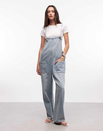 Monki Olga - Salopette di jeans lavaggio azzurro-Blu