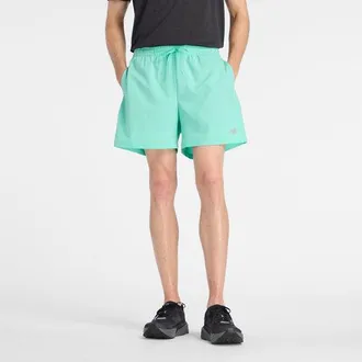 New Balance Uomo Sport Essential Short 5 in Verde/Grigio, Politessuto, Taglia S