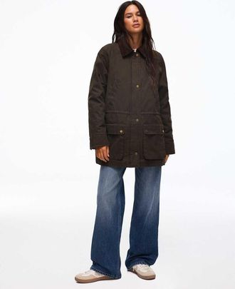 Bershka giacca cerata con colletto a contrasto color kaki-Verde