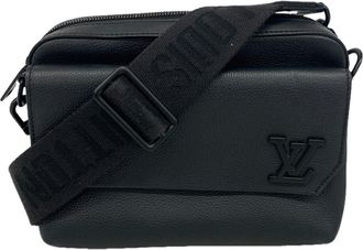 Louis Vuitton Black Shoulder Bag (Pre-Owned)